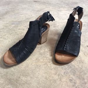 COPY - COPY - Worn twice Size 41 Miz Mooz New York City Maddie Heeled Sandals B…